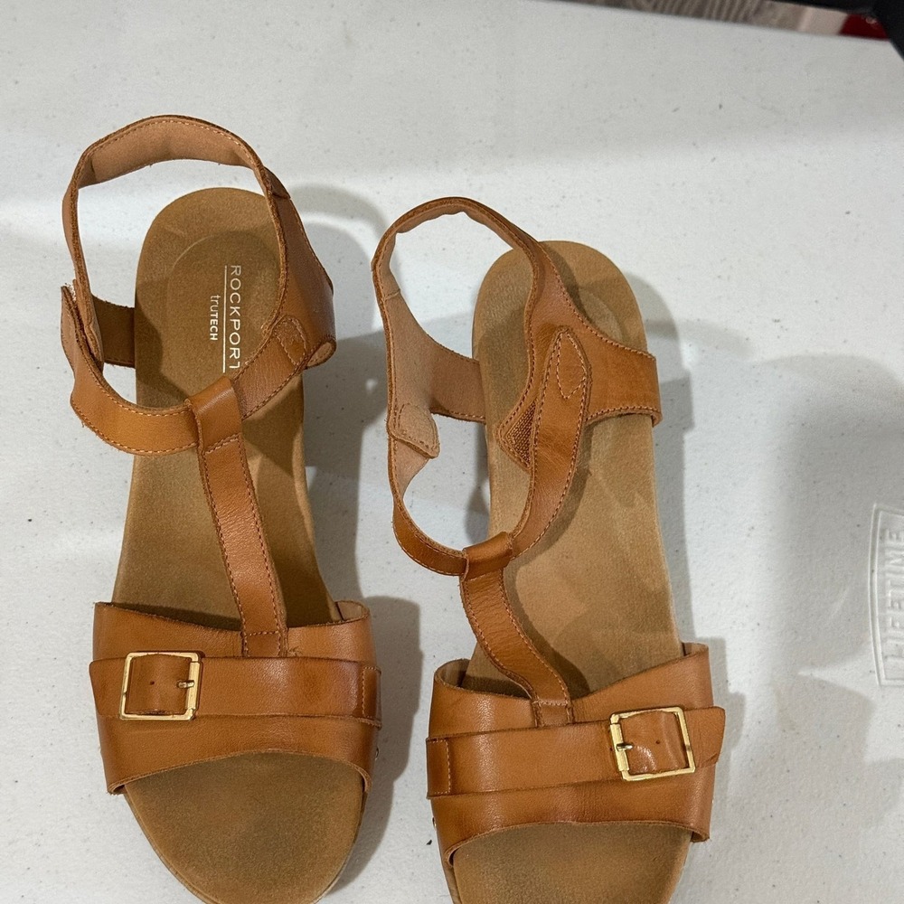 Rockport Women's Vivianne T-Strap Leather Block‎ Heel Sandals